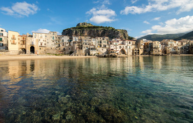 Fototapeta na wymiar Scenic coastal city of Cefalu in Sicily