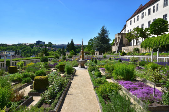 Leonberg, Baden-W&uuml;rttemberg, Deutschland : Aufnahme vom Pomeranzengarten in Leonberg.