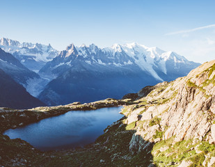 Fototapeta na wymiar Views of the Mont Blanc glacier with Lac Blanc (White Lake).