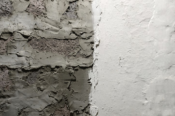 Connection of the walls of the house and the extension, consisting of different materials.