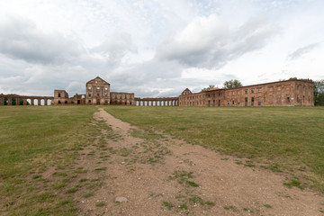 Fototapeta na wymiar Ruined Ruzhanskiy Palace in Belarus in summer