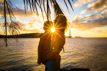 Coucher de soleil &agrave; Bora Bora en famille