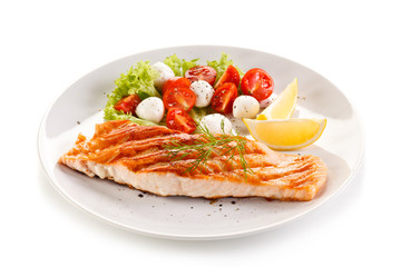 Grilled salmon with vegetables