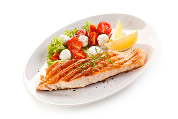 Grilled salmon with vegetables