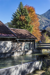 Fototapeta na wymiar Alte Mühle im Herbst