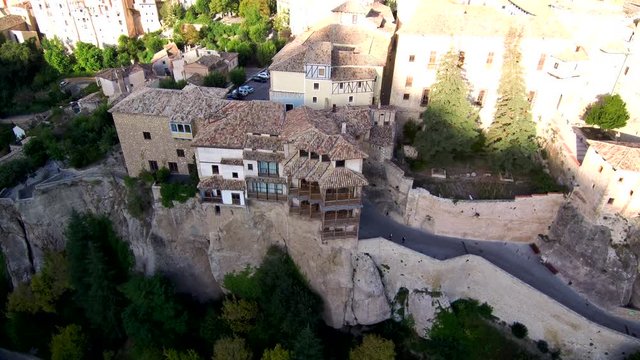 Casas Colgadas de Cuenca desde un Drone. Video aereo  en Castilla la Mancha, España