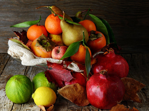 frutta autunnale sfondo vintage
