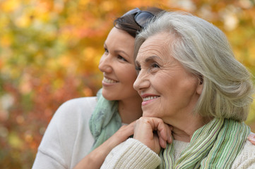 Fototapeta premium Senior woman with daughter 