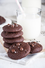 Dark chocolate cookies and milk