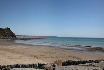 Le calme des plages du Cotentin: Granville.
