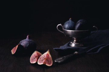 Obraz na płótnie Canvas Ripe fresh figs