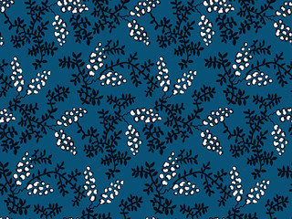 Seamless indigo woodblock printed floral pattern. Vector ethnic ornament, traditional Russian motif with navy blue vines and ecru flower clusters on teal background. Textile print.