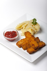 Fischstäbchen mit Kartoffelsalat