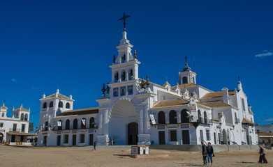 Fototapeta na wymiar Église Notre Dame d'El Rocío, Almonte, Andalousie, Espagne
