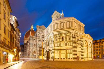 Fototapeta na wymiar Famous Duomo Santa Maria Del Fiore and Baptistery on the Piazza del Duomo in the morning in Florence, Tuscany, Italy