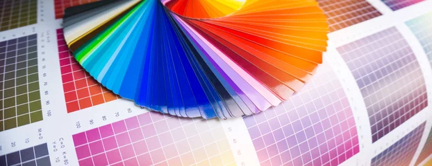 Tapeten Farbfächer für Klebefolien in der Werbetechnik © ghazii