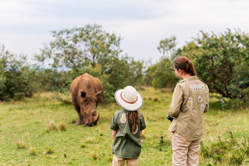 Family on safari © TravelPhotoBloggers