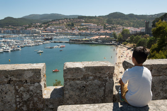 Views of Baiona from its fortress,