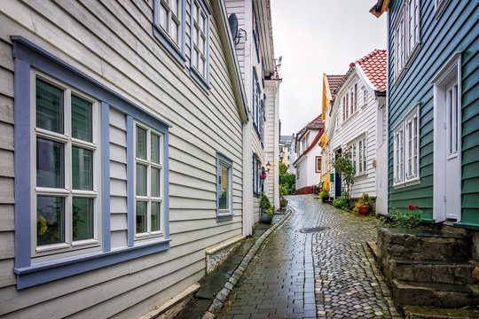 Narrow cobble stoned streets in the old part of Bergen town