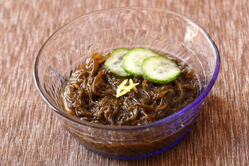 もずく酢　Mozuku seaweed with vinegar