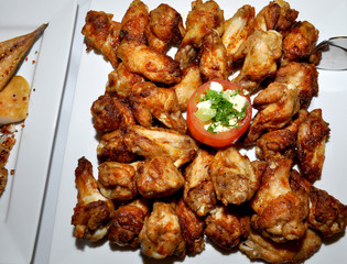 Kaltes Buffet - knusprige Hähnchenkeulen