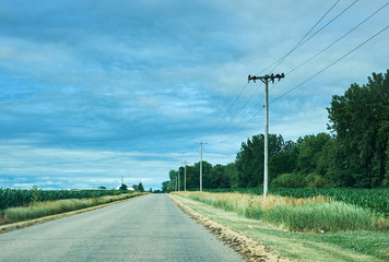 Fototapeta na wymiar Country road on Route 66 in Illinois.