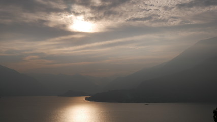 Fototapeta premium Lago di Como, tramonto a Bellagio