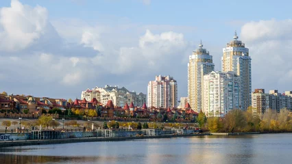 Foto op Plexiglas Quay of the Dnieper Bay in Kiev © aviavlad