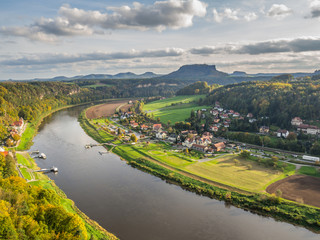 Elbtal mit Blick auf Rathen Elbsandsteingebirge