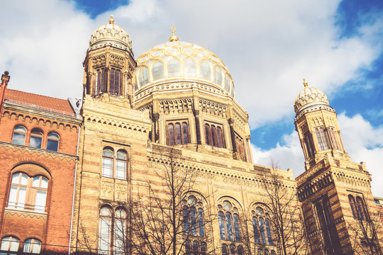 synagogue in the heart of berlin