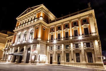 Fototapeta na wymiar Vienna state opera house at night