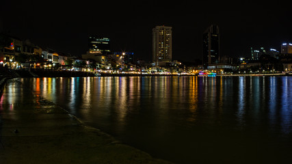Fototapeta na wymiar Singapur River by night