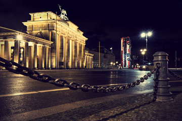Brandenburger Tor Berlin bei Nacht © Katja Xenikis