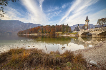 Fototapeta na wymiar Slovenia, il lago di Bohinj in autunno.