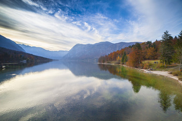 Slovenia, il lago di Bohinj in autunno.