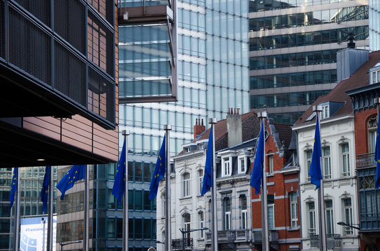 Kontraste in der Architektur in Br&uuml;ssel