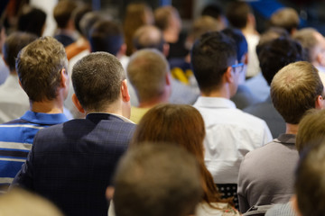 Obraz premium Audience listens to the lecturer at the conference hall