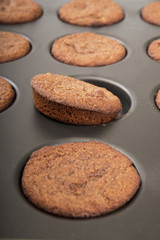 Schokokekse im Keksblech frisch gebacken