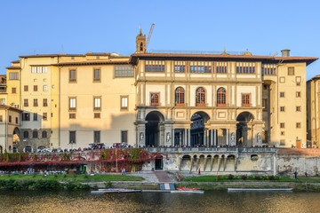 Fototapeta premium Florence, Italy - October 30th, 2017: Uffizi Gallery next to River Arno in Florence, Tuscany, Italy