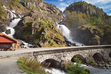 Fototapeta na wymiar Latefossen Falls