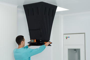 adjustment of ventilation systems in clean rooms