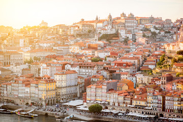 Obraz premium Aerial landscape view on the old town of Porto during the sunset in Portugal
