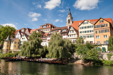 Fototapeta na wymiar Tübingen am Neckar, Neckarfront im Sommer