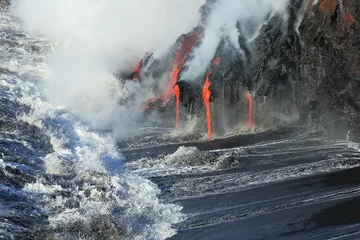 Crédence de cuisine en verre imprimé Volcan La lave coule du volcan Kilauea