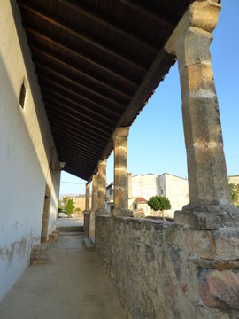 Abadía es un municipio español, en la provincia de Cáceres, Comunidad Autónoma de Extremadura. El municipio está enclavado en el valle del Ambroz, cercano a la Vía de la Plata