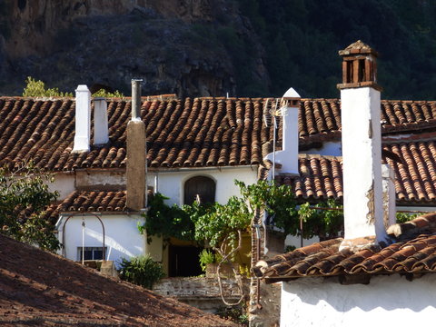 Al&aacute;jar es un municipio espa&ntilde;ol de la provincia de Huelva, Andaluc&iacute;a. Da nombre al puerto de monta&ntilde;a m&aacute;s alto de la provincia de Huelva