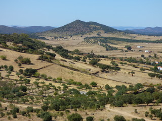 Fototapeta na wymiar Alconchel, pueblo español, perteneciente a la provincia de Badajoz (Extremadura,España)