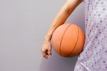 Man play basketball