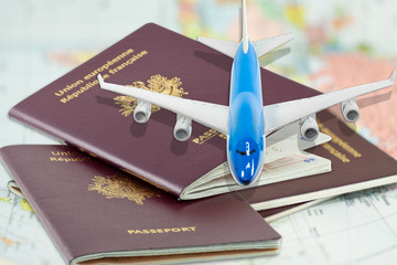 avion sur passeports français 
