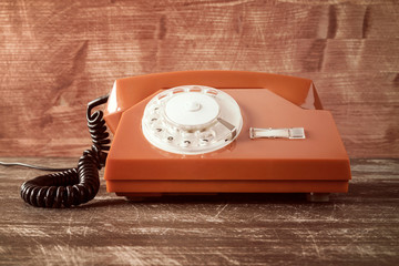 An old telephon with rotary dial